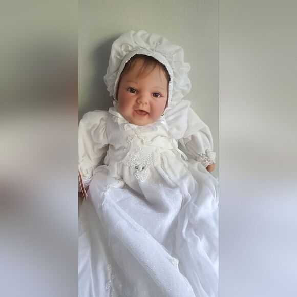 Lee Middleton " Love And Prayers" 1999 Baby Doll with Bonnet/Christening Gown - Picture 9 of 11